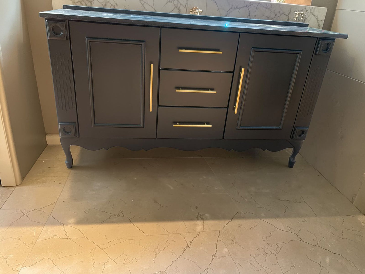 Double Vanity w/ Quartz Top