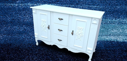 White Vanity, Two door with middle drawers, white quartz top, 1200 x 500