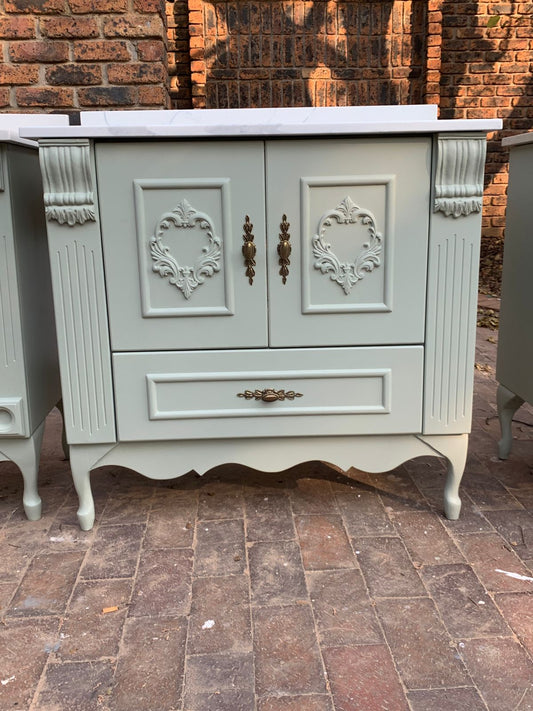 Sage green 900mm/800mm vanity with korbels & embellishments