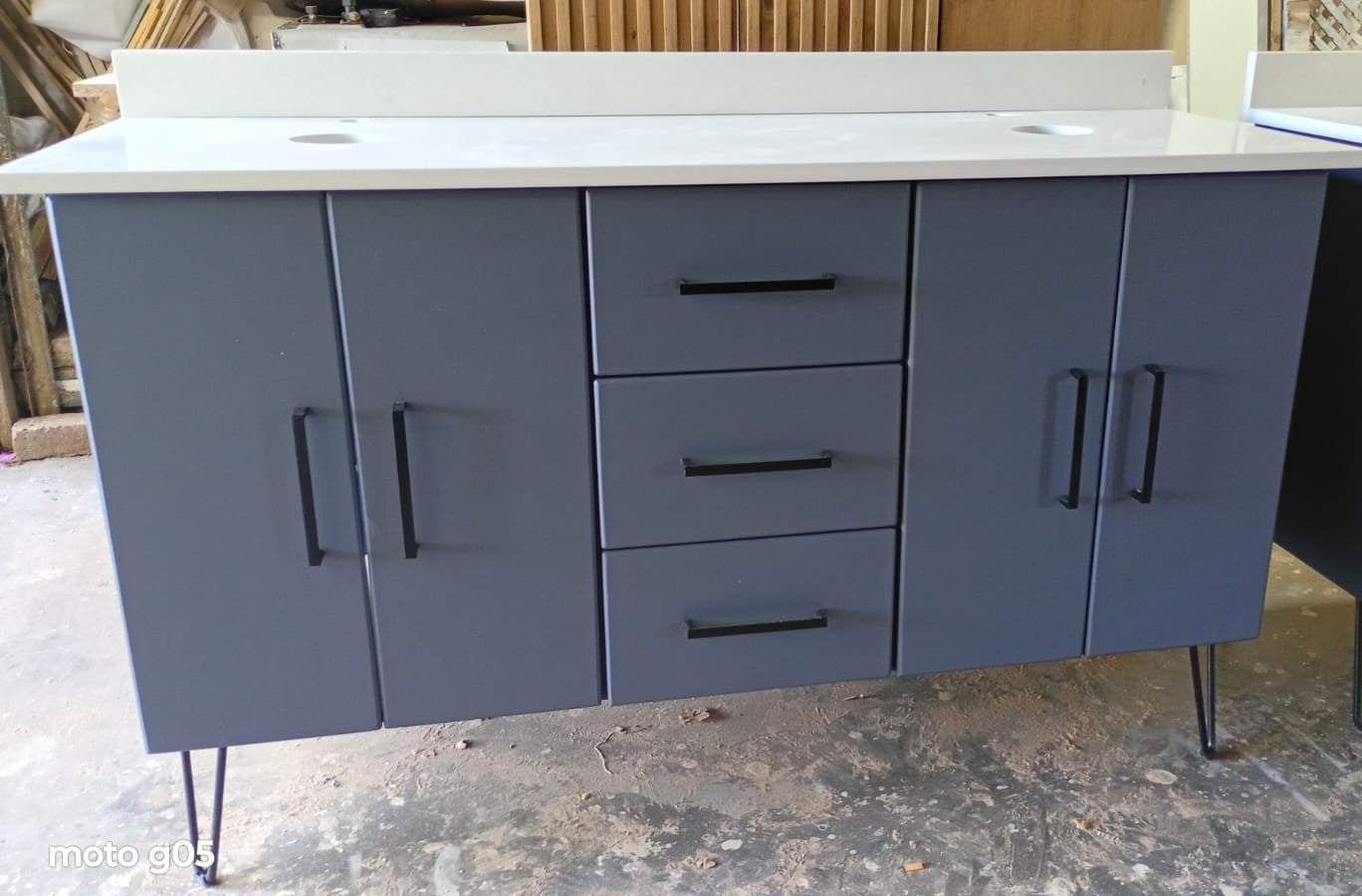 Double bathroom vanity