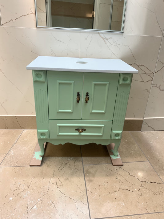 Single Vanity w/ quartz top