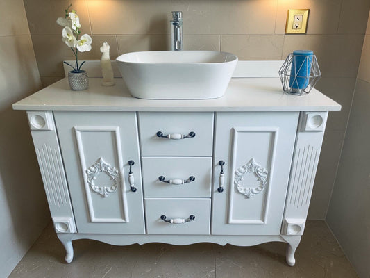 White Single Vanity w/ Ice White Quartz Top