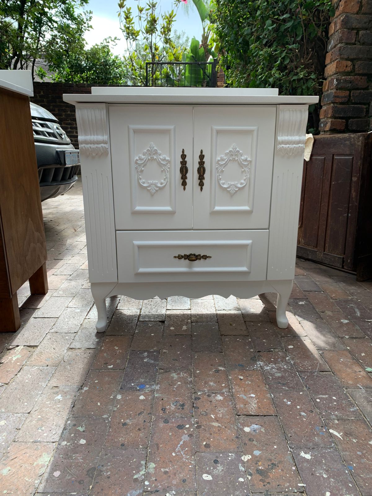 Single vanity, 800 x 500 , white